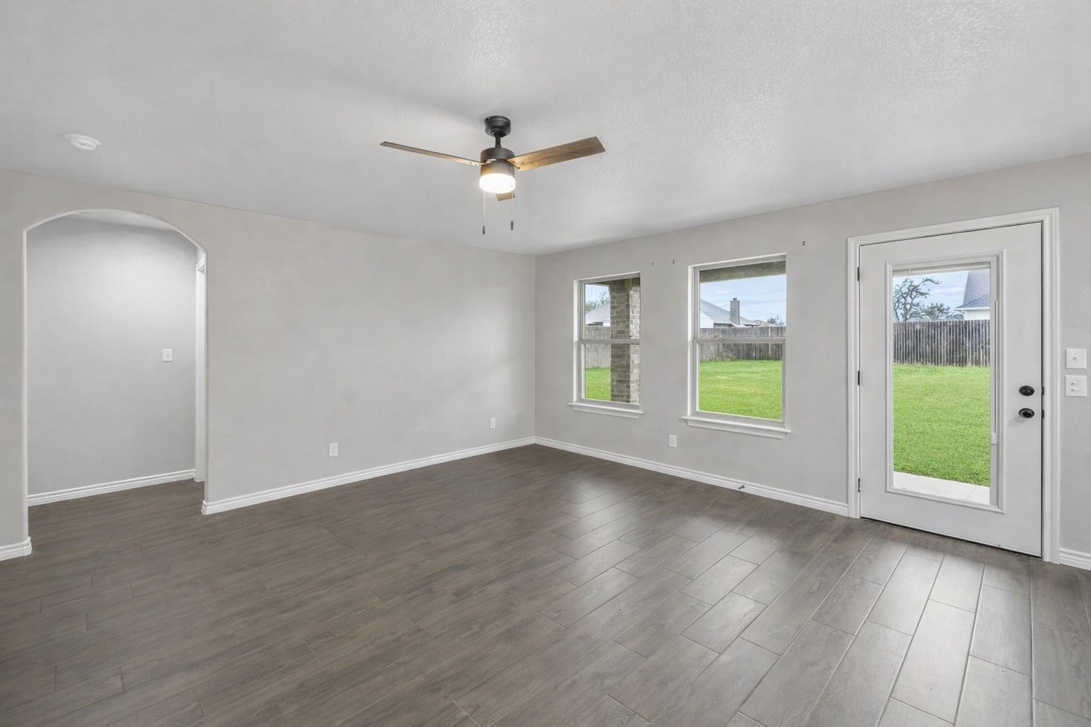 228 St Charles Drive Springtown, TX 76082 - Photo 4 of 16