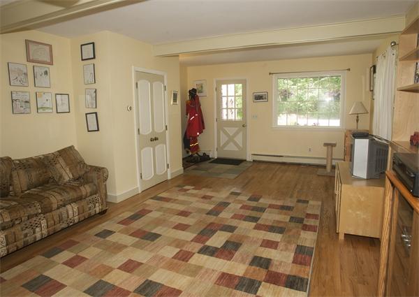 74 Seminole Road Acton, MA 01720 - Photo 3 of 18 Gallery Image 3
