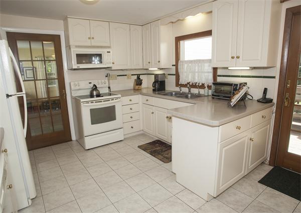 74 Seminole Road Acton, MA 01720 - Photo 4 of 18 Gallery Image 4