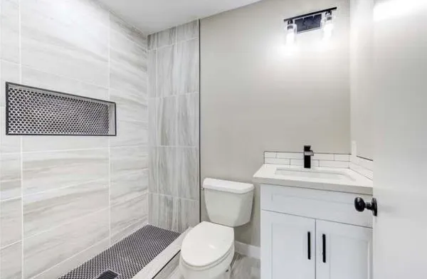 $1,800 | 5611 Doulton Drive, Houston, TX 77033