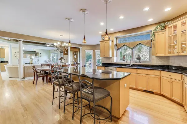 $1,187,500 | 20812 North Swansway, Deer Park, IL 60010