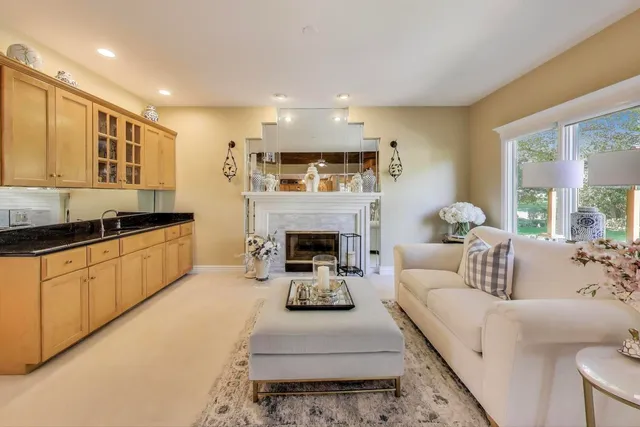 $1,300,000 | 20812 North Swansway, Deer Park, IL 60010