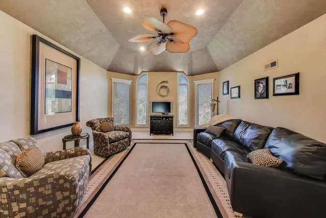 $1,300,000 | 20812 North Swansway, Deer Park, IL 60010