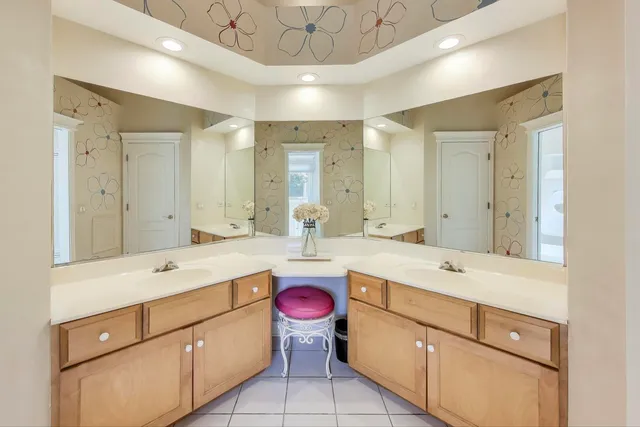 $1,300,000 | 20812 North Swansway, Deer Park, IL 60010