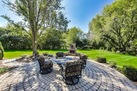 $1,300,000 | 20812 North Swansway, Deer Park, IL 60010