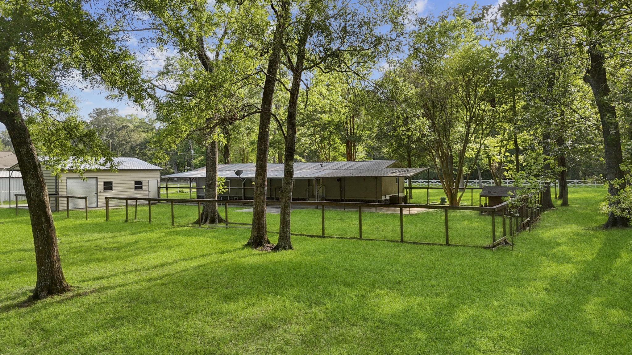 100 County Road 6478 Dayton, TX 77535 - Photo 11 of 40