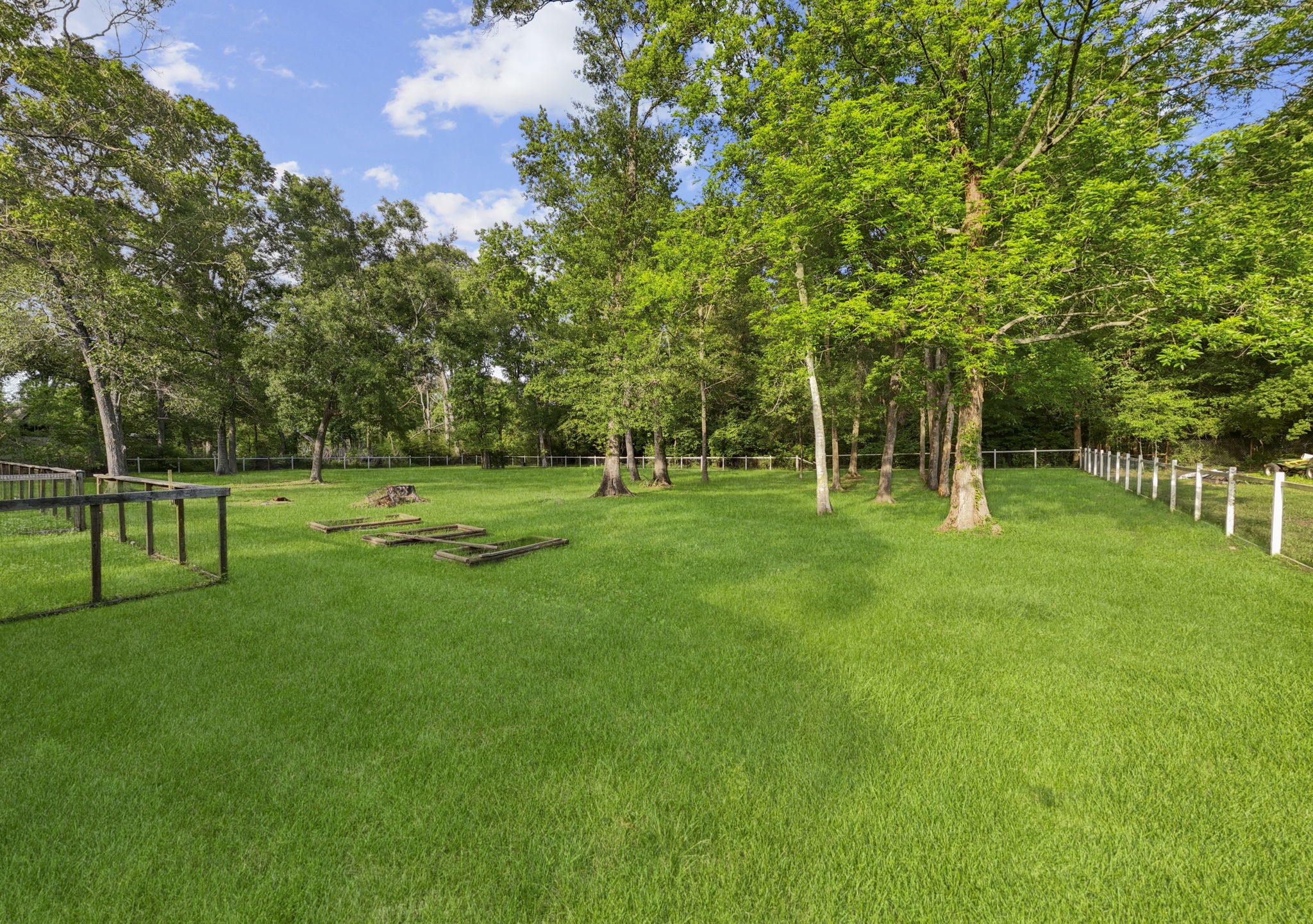 100 County Road 6478 Dayton, TX 77535 - Photo 14 of 40