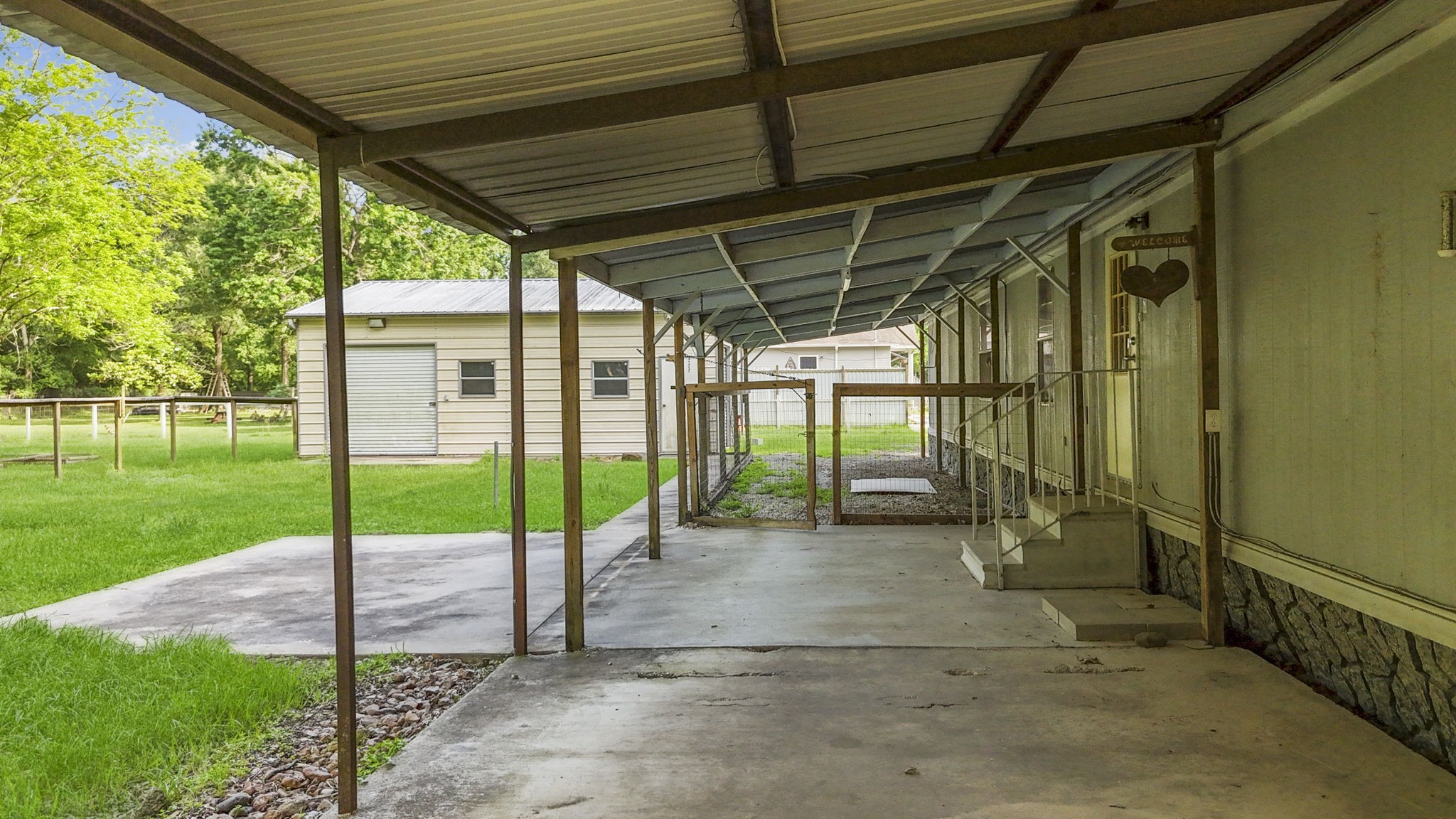 100 County Road 6478 Dayton, TX 77535 - Photo 16 of 40