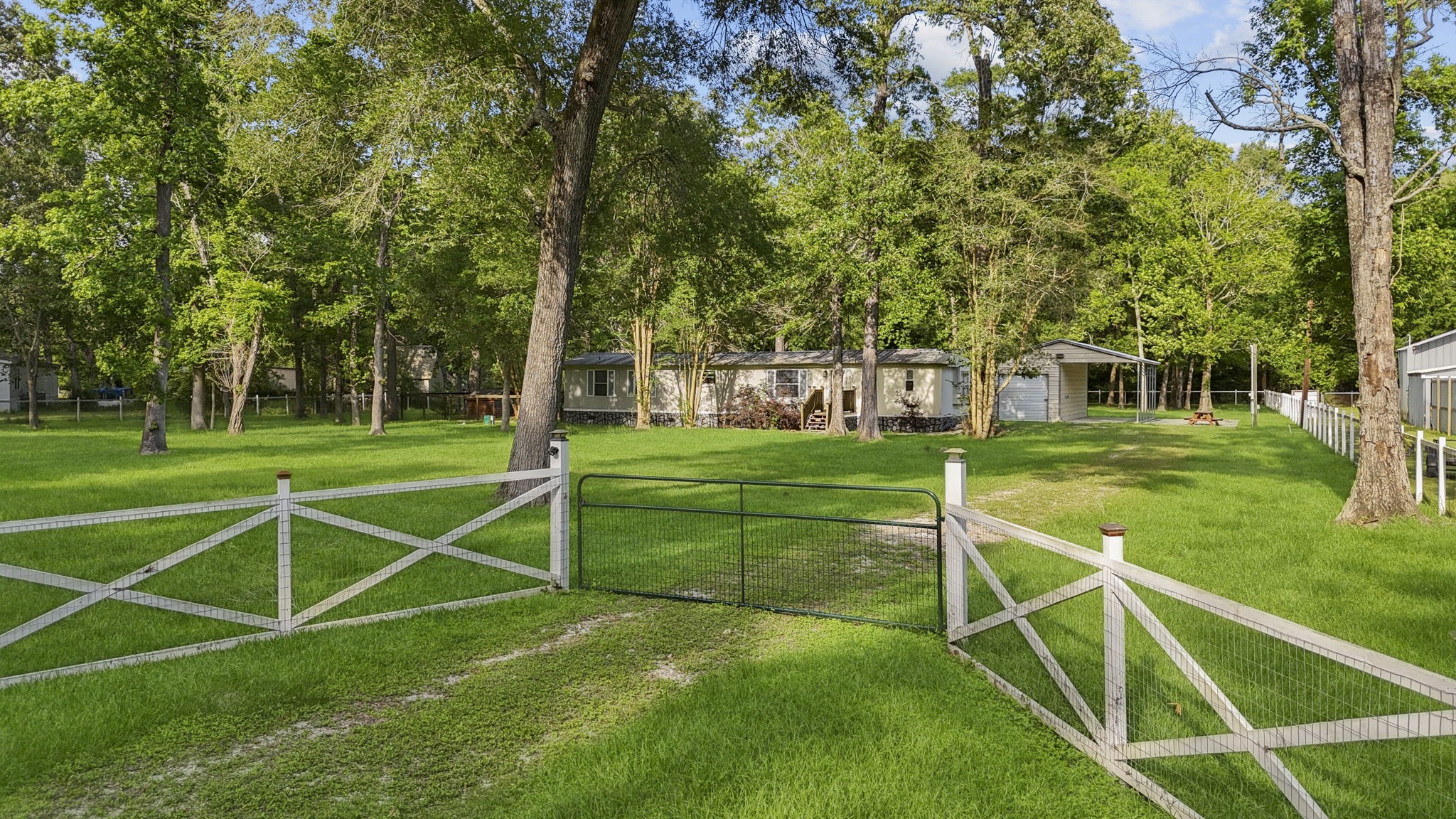 100 County Road 6478 Dayton, TX 77535 - Photo 3 of 40