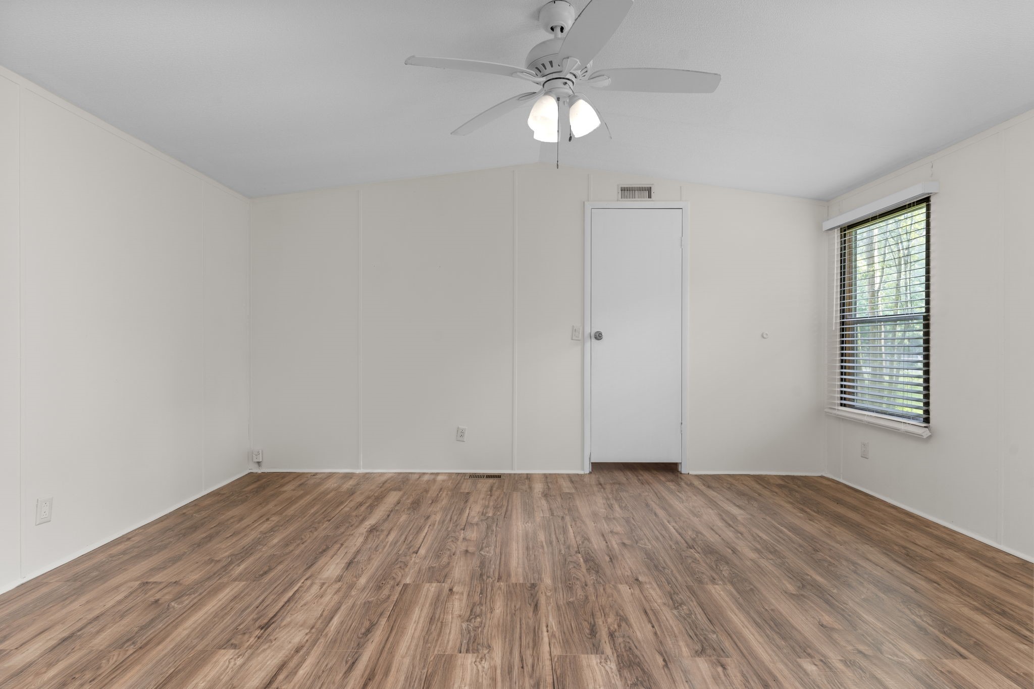 100 County Road 6478 Dayton, TX 77535 - Photo 33 of 40