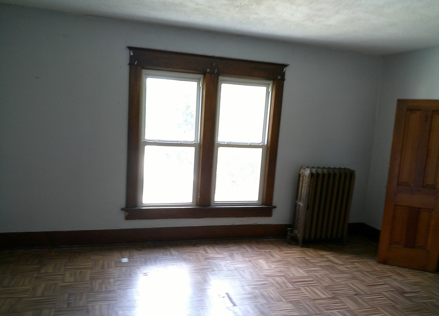 208 East State Street Fairmount, IL 61841 - Photo 15 of 21 an empty room with windows