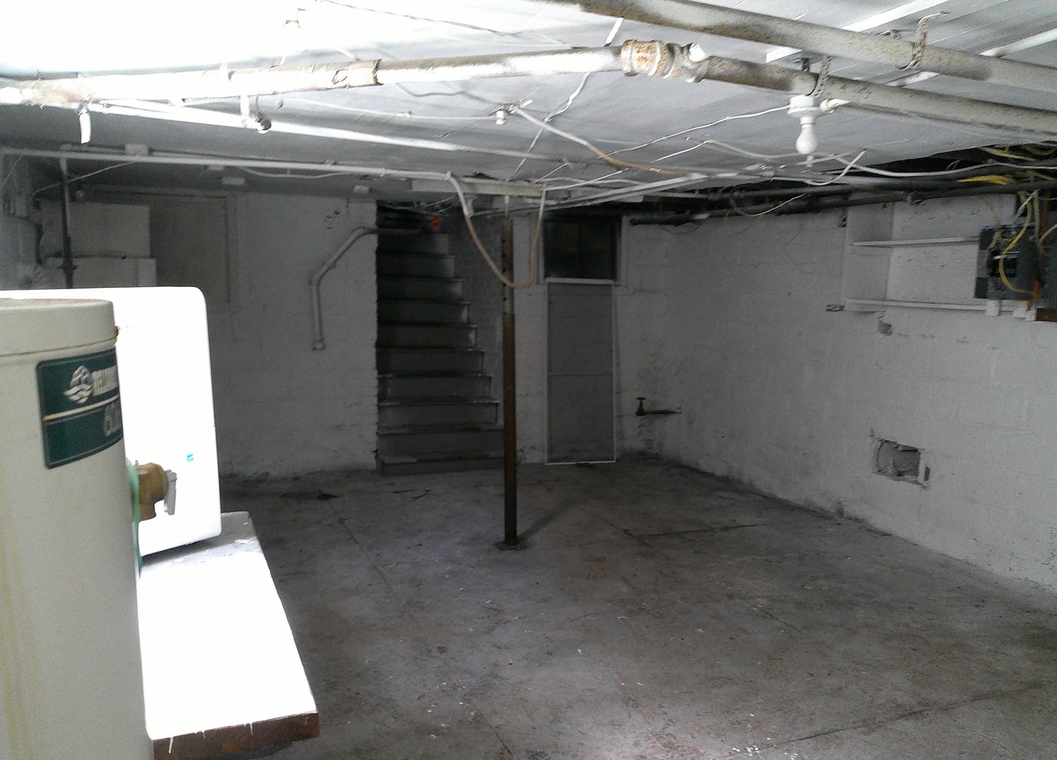 208 East State Street Fairmount, IL 61841 - Photo 18 of 21 a view of a garage