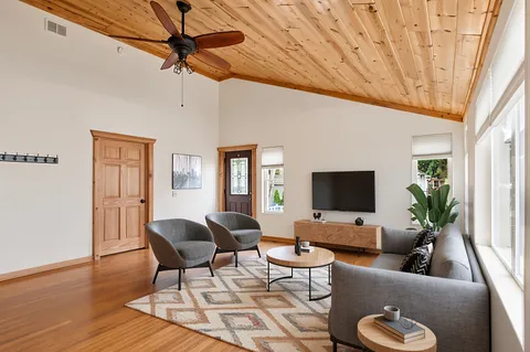 $300,000 | 39 Fairfax, Fox Lake, IL 60020