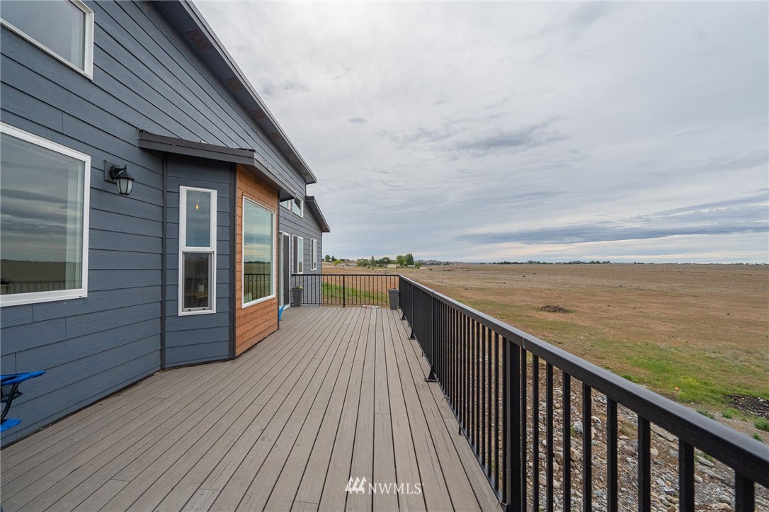 8962 Neppel Road Northeast Moses Lake, WA 98837 - Photo 9 of 33 Gallery Image 9