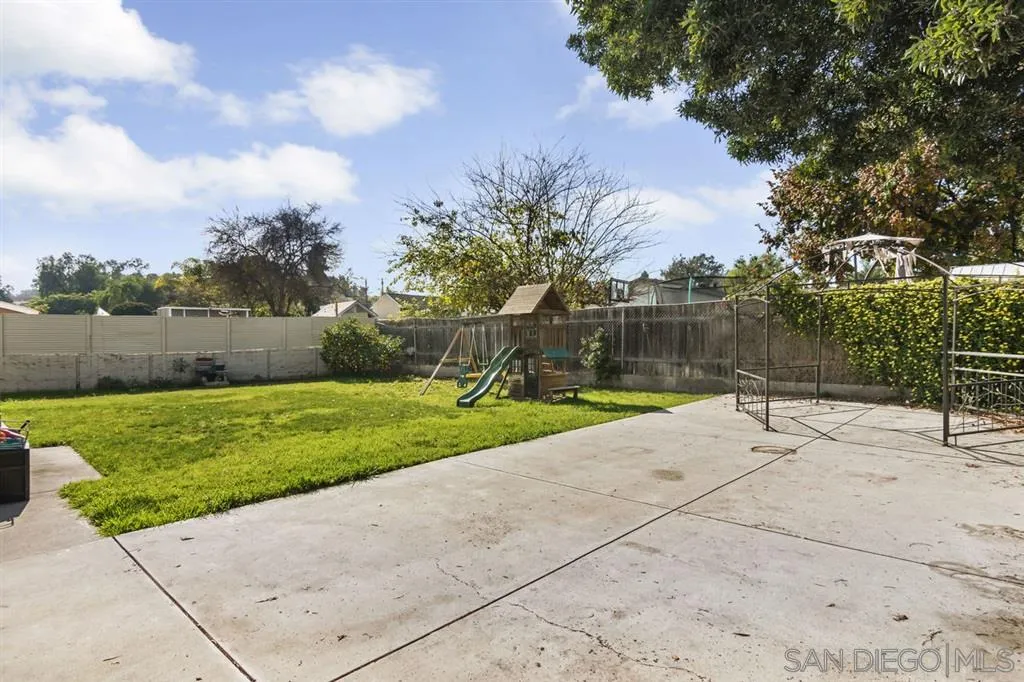 1612 Folkestone Street Spring Valley, CA 91977 - Photo 23 of 24 Gallery Image 23