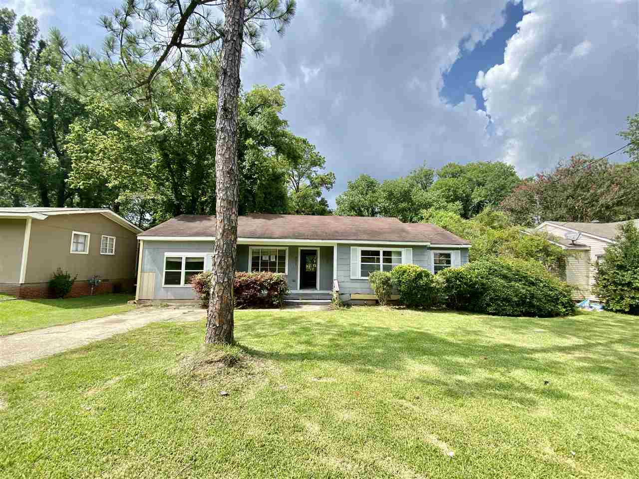 330 Lawrence Road Jackson, MS 39206 - Photo 1 of 8 Photo 1