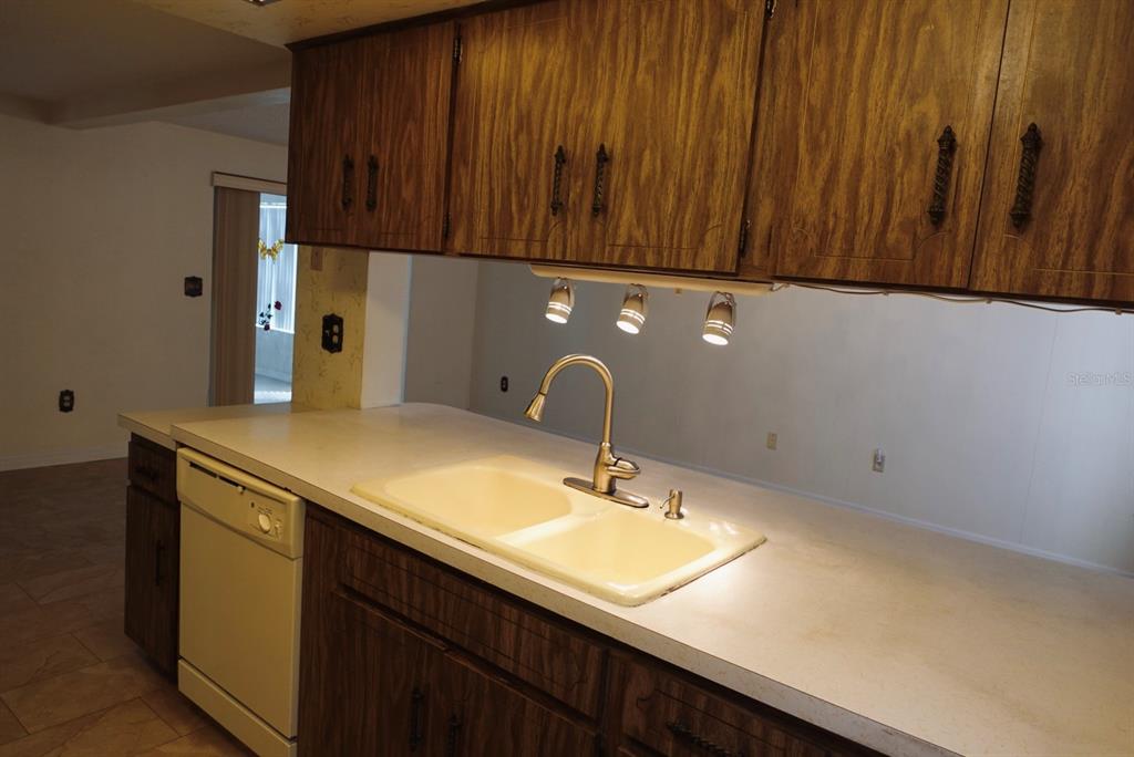 8948 St Regis Lane Port Richey, FL 34668 - Photo 12 of 33