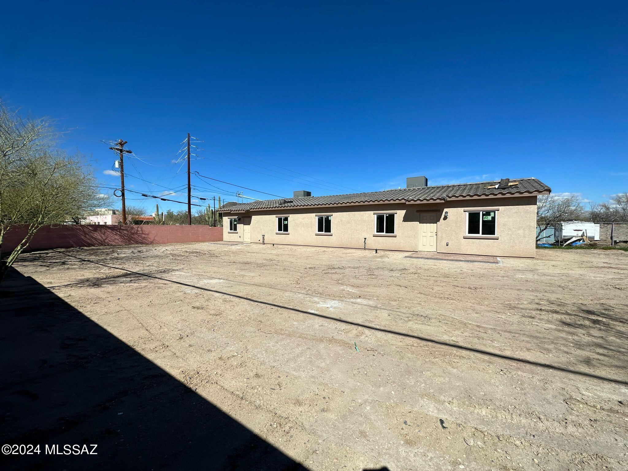 972 West Silverlake Road Tucson, AZ 85713 - Photo 2 of 26 Gallery Image 2