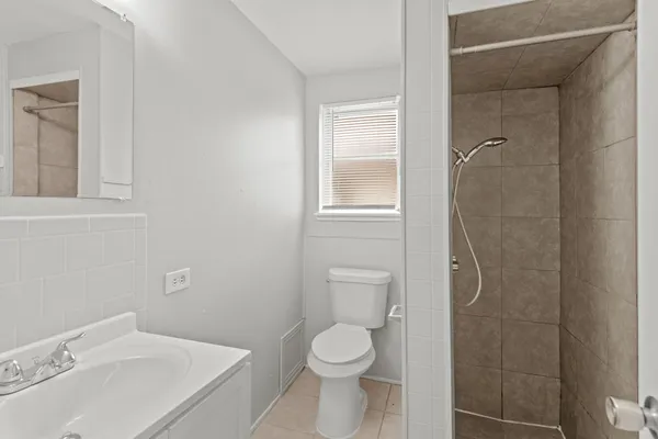 $1,695 | 408 Grantham Road, Baytown, TX 77521