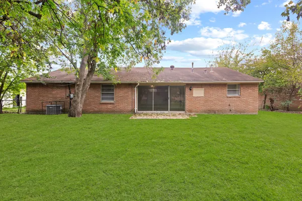 $1,695 | 408 Grantham Road, Baytown, TX 77521