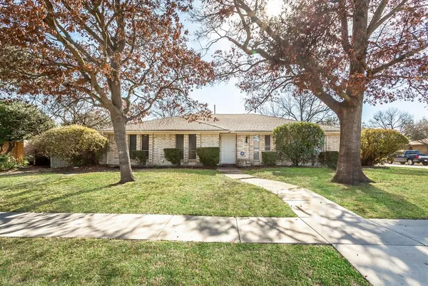 $2,395 | 2732 Parkhaven Drive, Plano, TX 75075