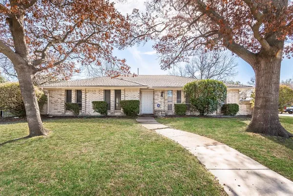 $2,395 | 2732 Parkhaven Drive, Plano, TX 75075