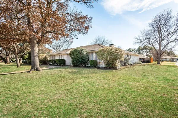 $2,395 | 2732 Parkhaven Drive, Plano, TX 75075