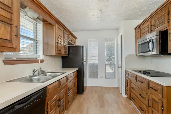 $2,395 | 2732 Parkhaven Drive, Plano, TX 75075