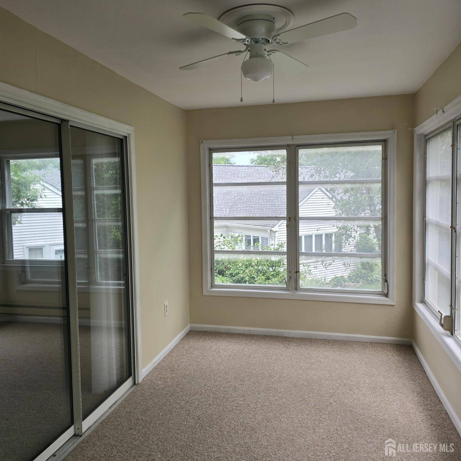 456 N Roxbury Lane Monroe Township, NJ 08831 - Photo 6 of 13