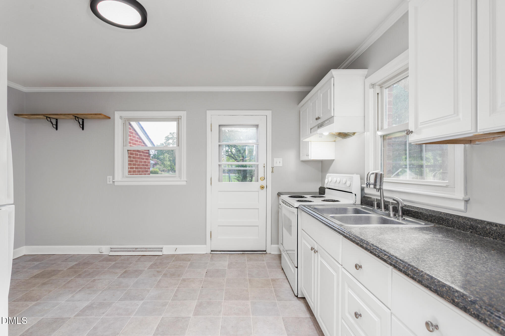 264 Dixon Road Graham, NC 27253 - Photo 6 of 26 264 Dixon Road-8
