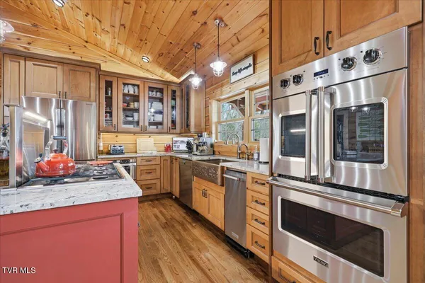 $2,250,000 | 430 Filet Lane, Dandridge, TN 37725