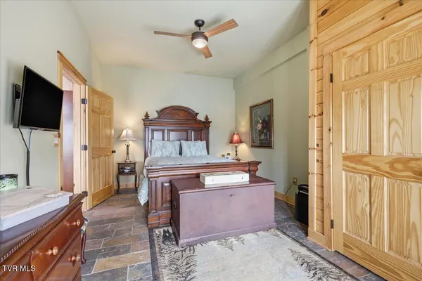 $2,250,000 | 430 Filet Lane, Dandridge, TN 37725