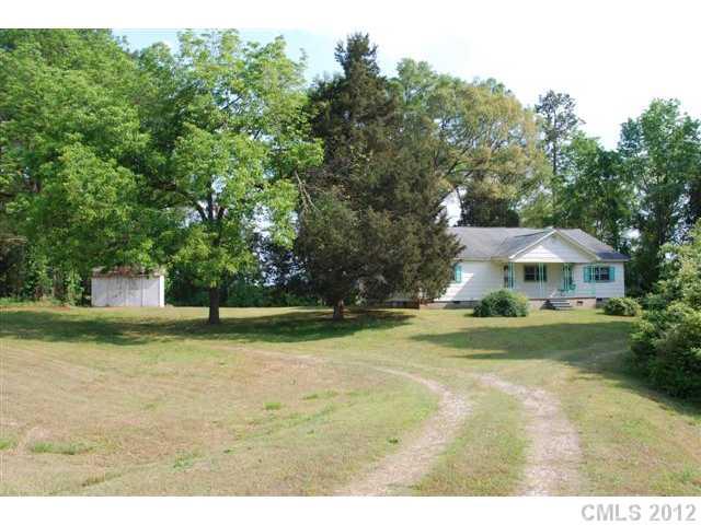 1216 Cedarhurst Road Chester, SC 29706 - Photo 2 of 14