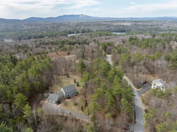 $995,000 | 43 Woodland Trace, New London, NH 03257