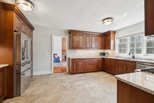 $995,000 | 43 Woodland Trace, New London, NH 03257