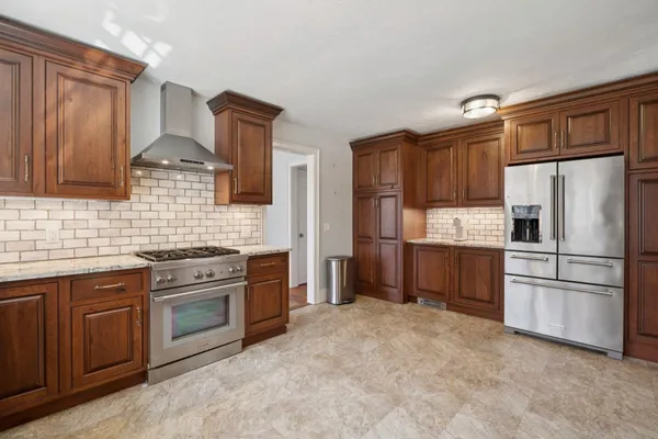 $995,000 | 43 Woodland Trace, New London, NH 03257