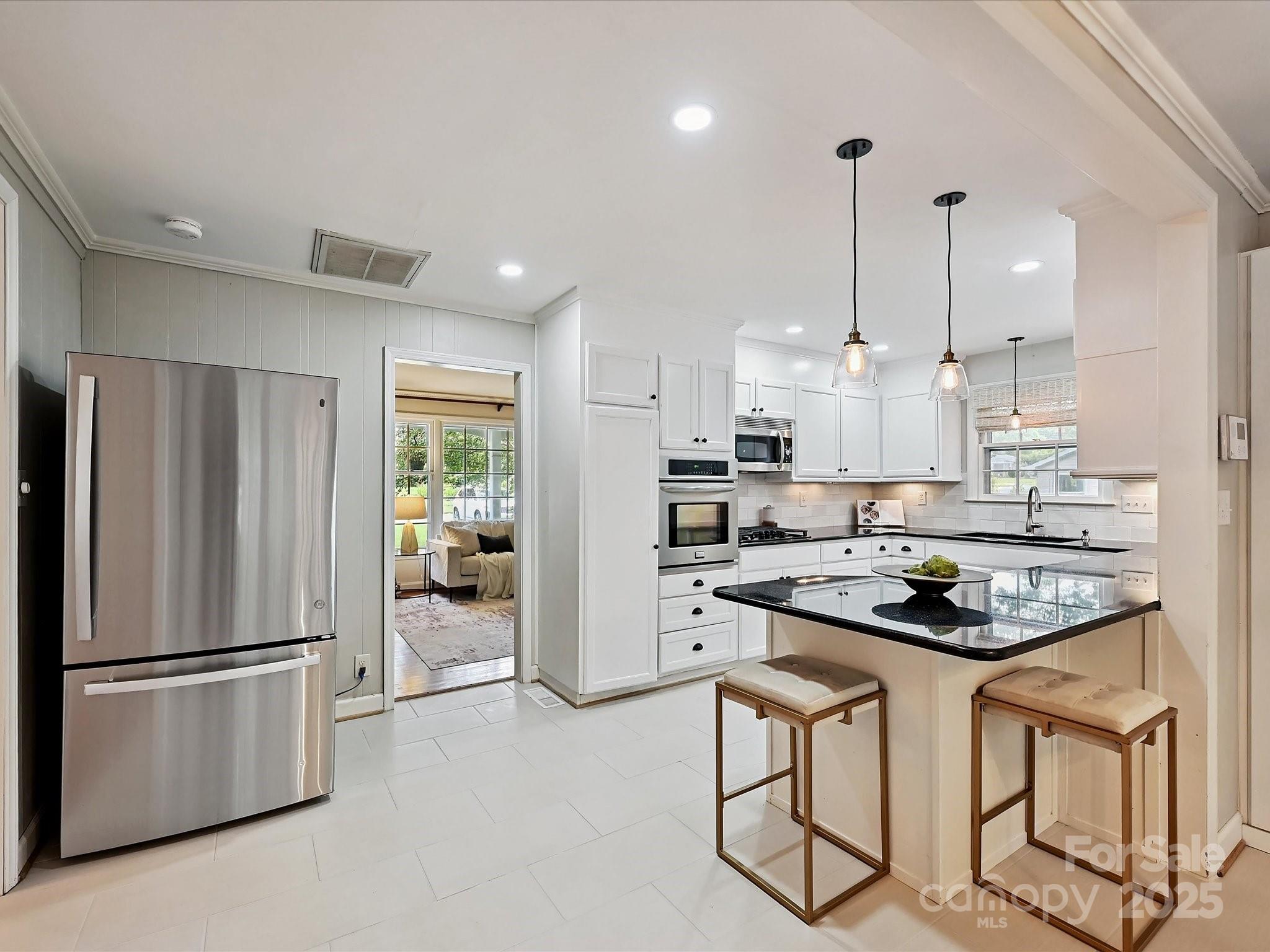 4008 Sulkirk Road Charlotte, NC 28210 - Photo 14 of 33 Gallery Image 14