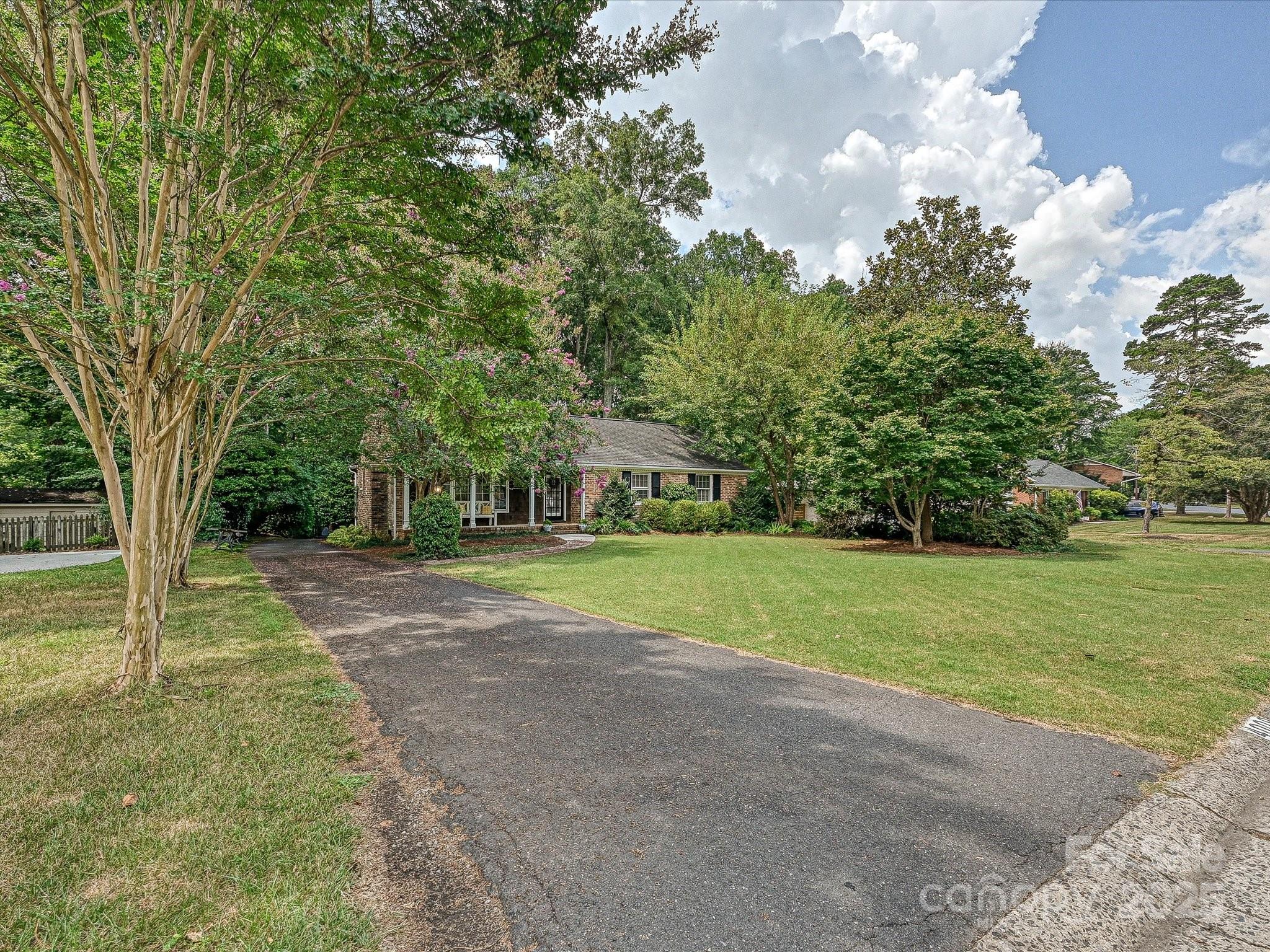 4008 Sulkirk Road Charlotte, NC 28210 - Photo 32 of 33 Gallery Image 32