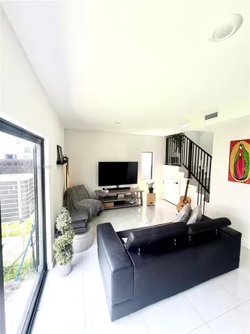 $3,650 | 1327 Northwest 2nd Lane, Unit 1327, Florida City, FL 33034