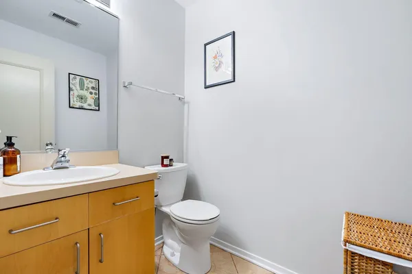 $3,200 | 2210 West Wabansia Avenue, Unit 202, Chicago, IL 60647