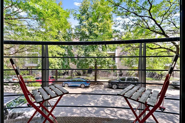 $3,200 | 2210 West Wabansia Avenue, Unit 202, Chicago, IL 60647