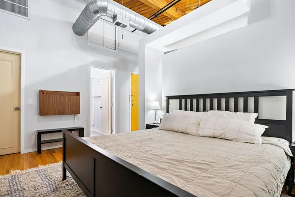 $3,200 | 2210 West Wabansia Avenue, Unit 202, Chicago, IL 60647