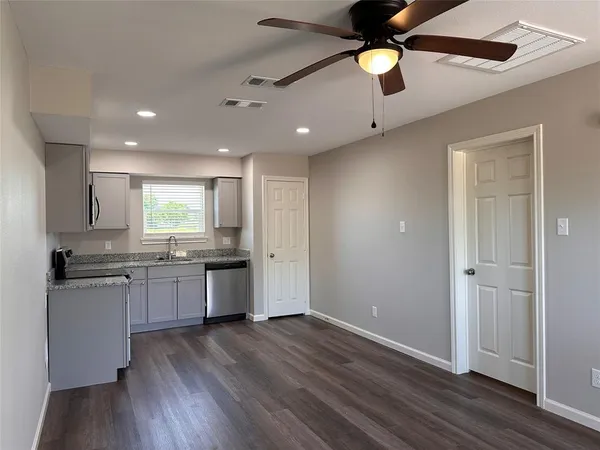 $400 | 11015 Interstate 30 Frontage Road, Unit 4, Cumby, TX 75433