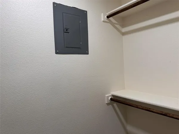 $400 | 11015 Interstate 30 Frontage Road, Unit 4, Cumby, TX 75433