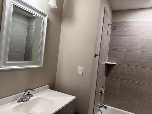 $400 | 11015 Interstate 30 Frontage Road, Unit 4, Cumby, TX 75433