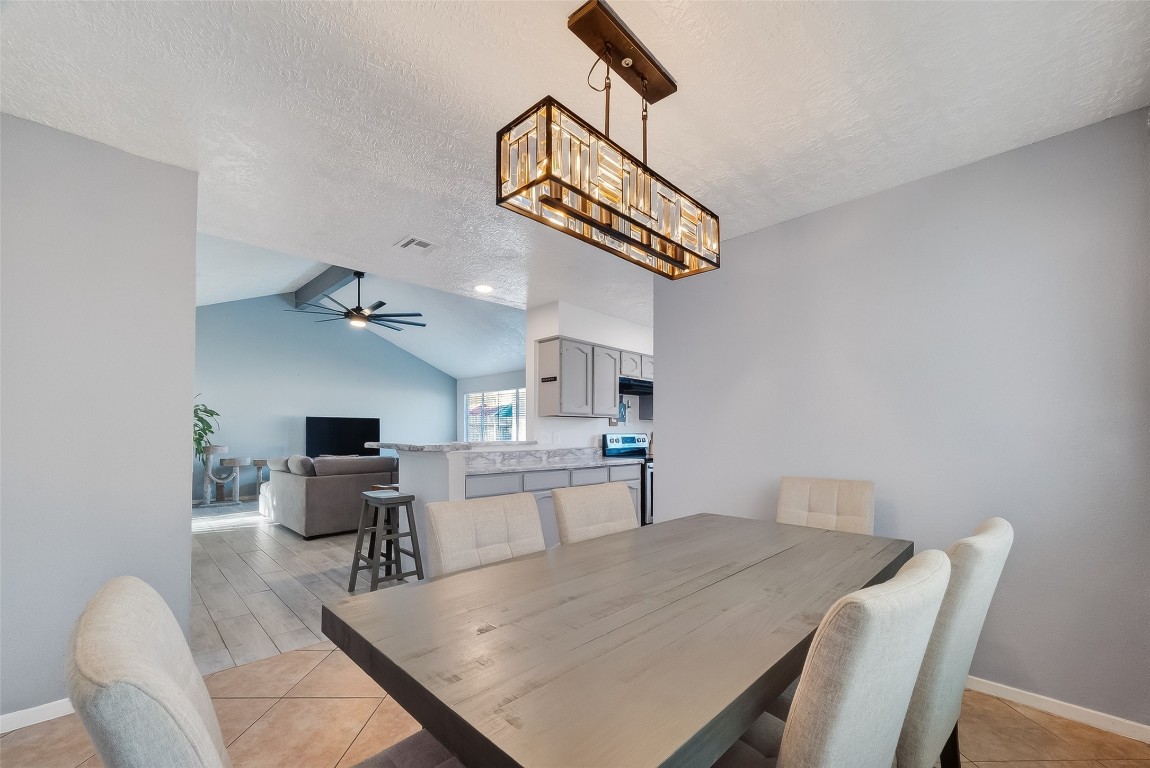 2410 Colonial Ridge Drive Friendswood, TX 77546 - Photo 11 of 37