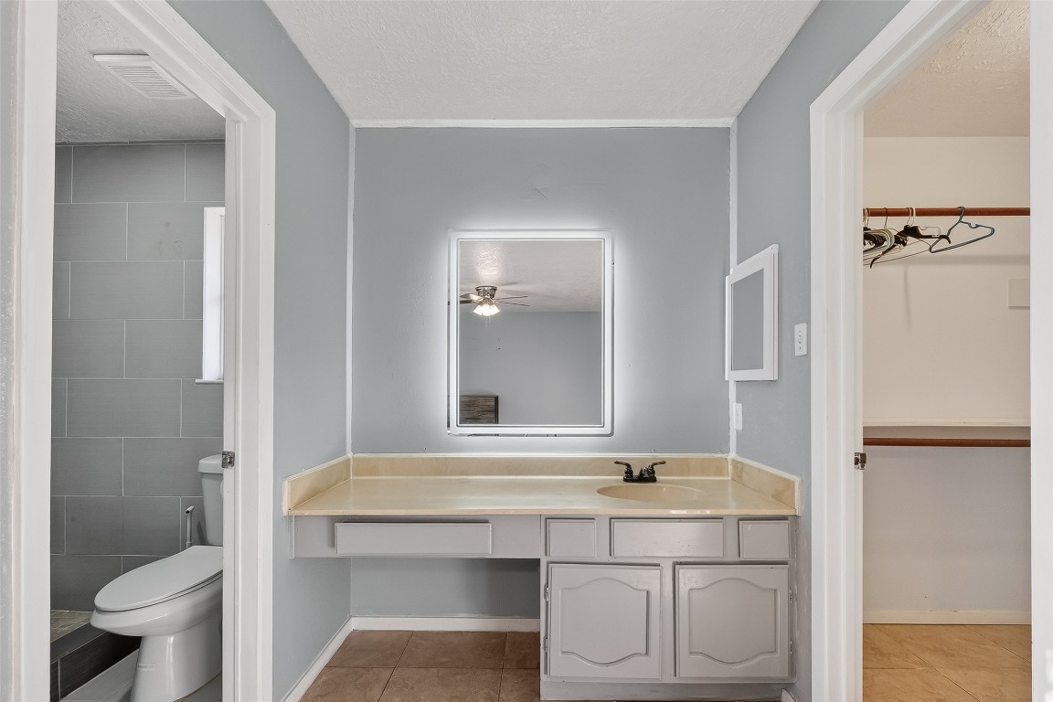 2410 Colonial Ridge Drive Friendswood, TX 77546 - Photo 28 of 37