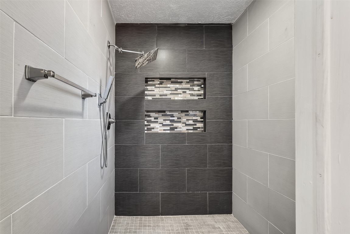 2410 Colonial Ridge Drive Friendswood, TX 77546 - Photo 29 of 37