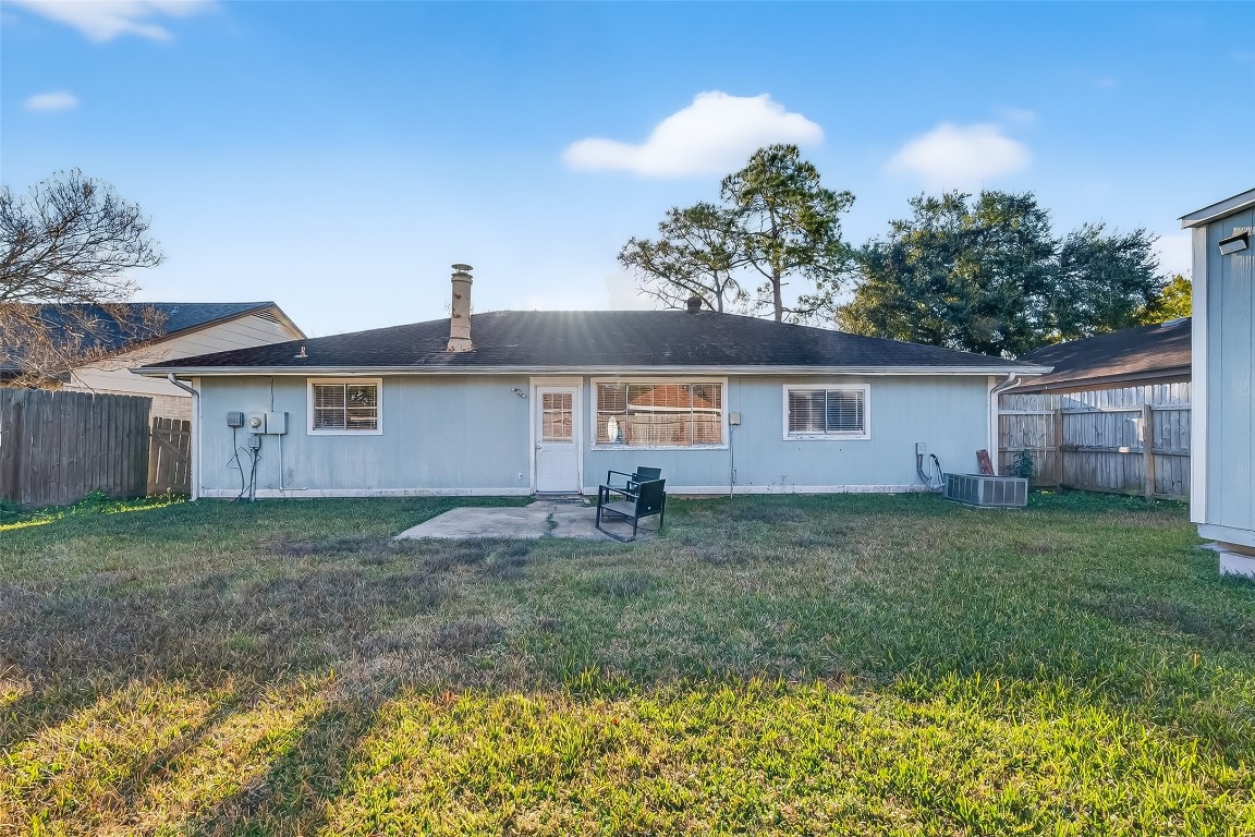 2410 Colonial Ridge Drive Friendswood, TX 77546 - Photo 34 of 37
