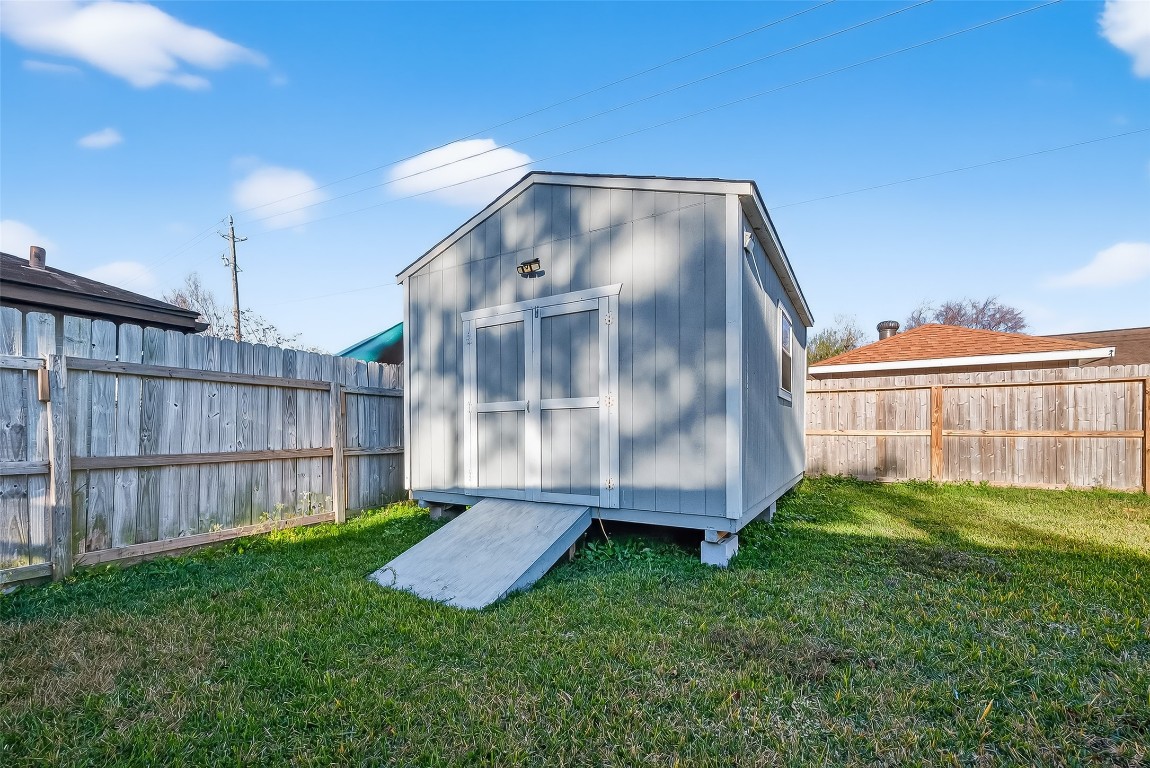 2410 Colonial Ridge Drive Friendswood, TX 77546 - Photo 35 of 37